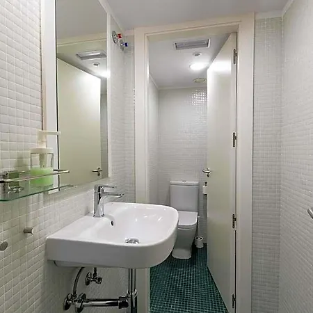 Globetrotter Hostel, By Albany-3