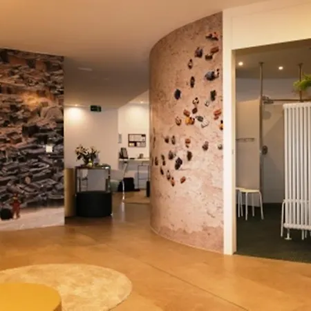 Globetrotter Hostel, By Albany-2